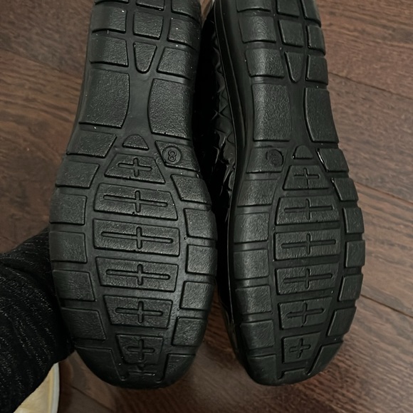 Black comfort shoes - Picture 3 of 3